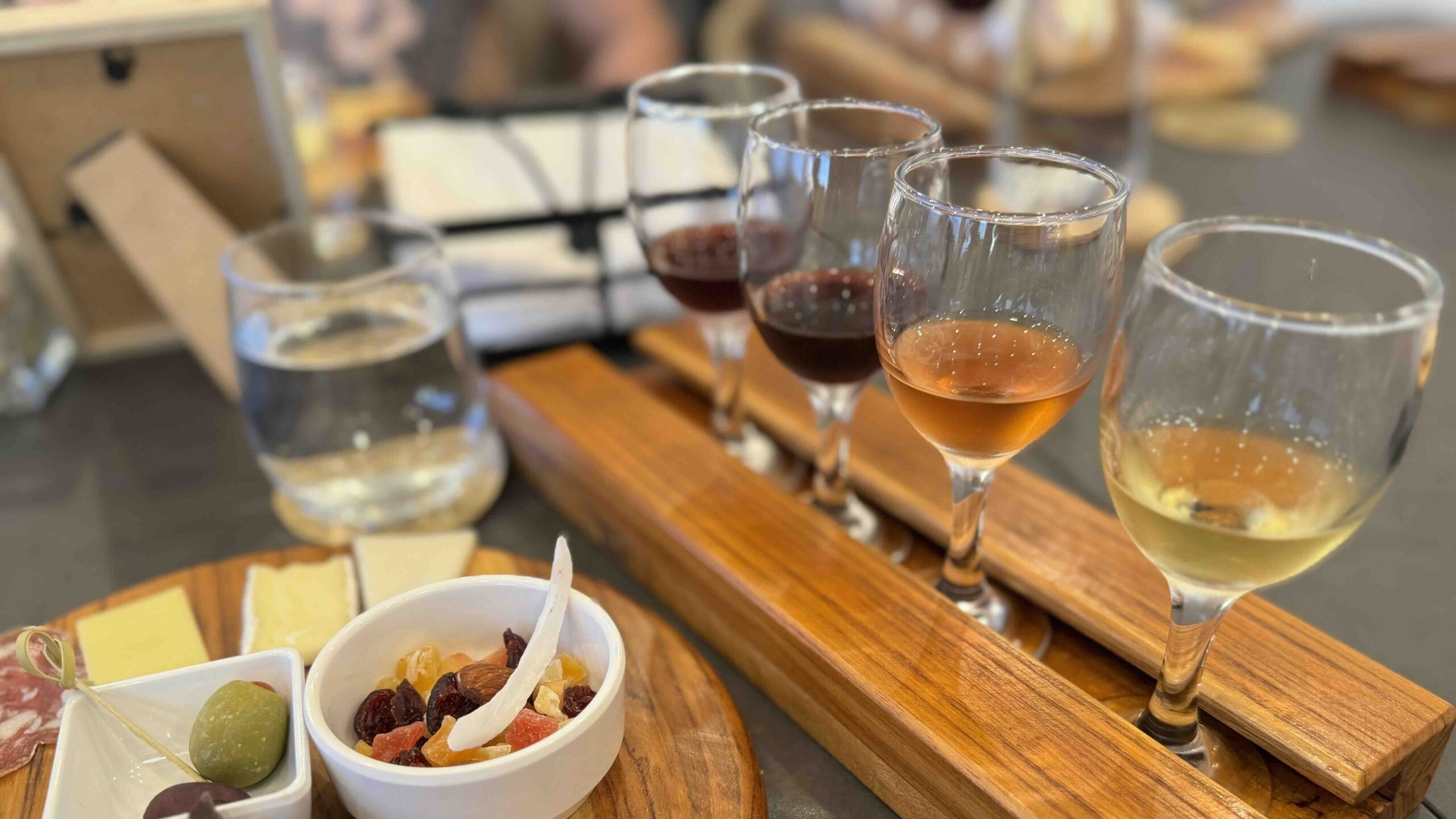 altovista winery wine samples and snacksJPG
